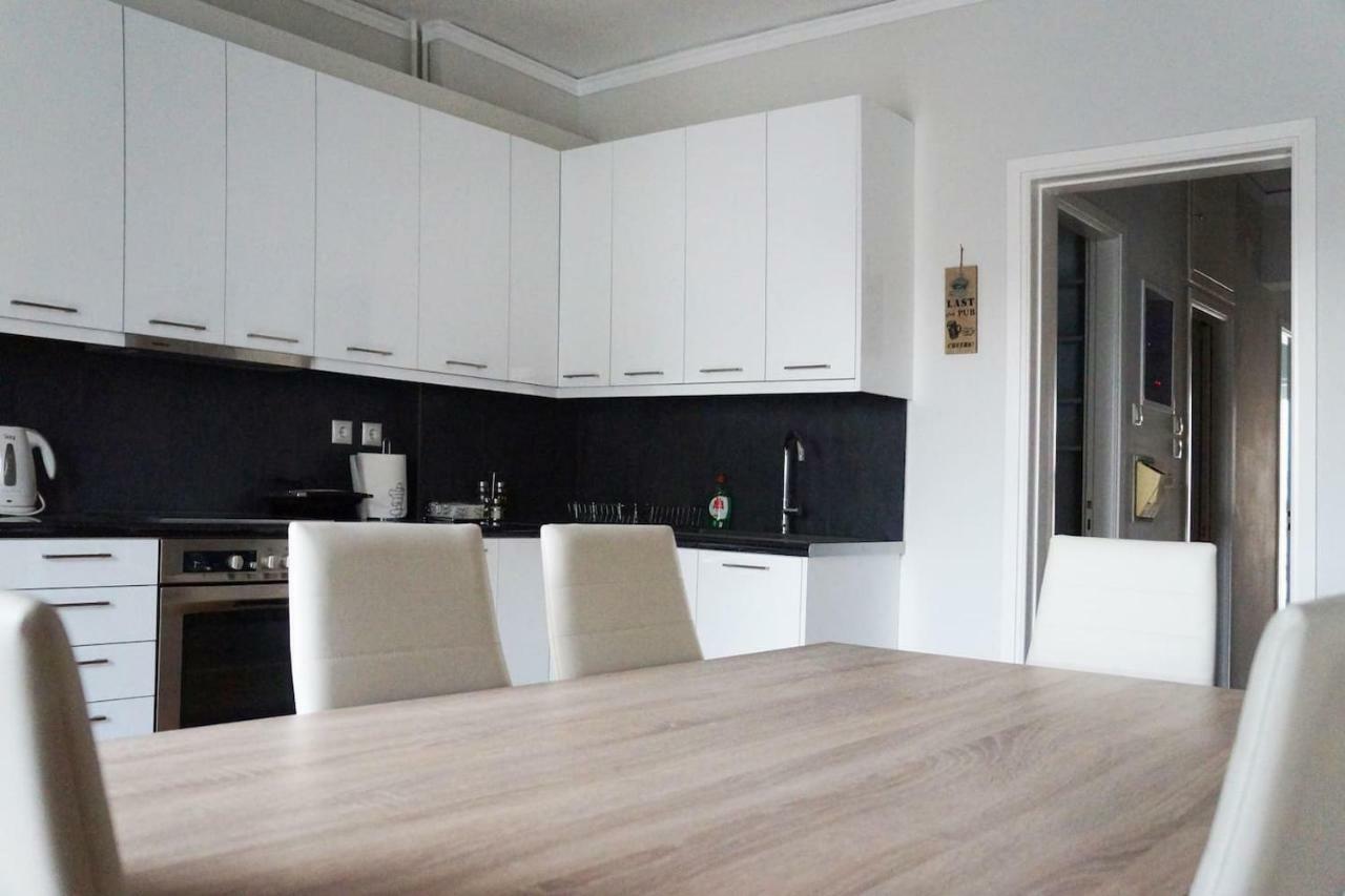 Comfy Apartment With Acropolis View เอเธนส์ ภายนอก รูปภาพ