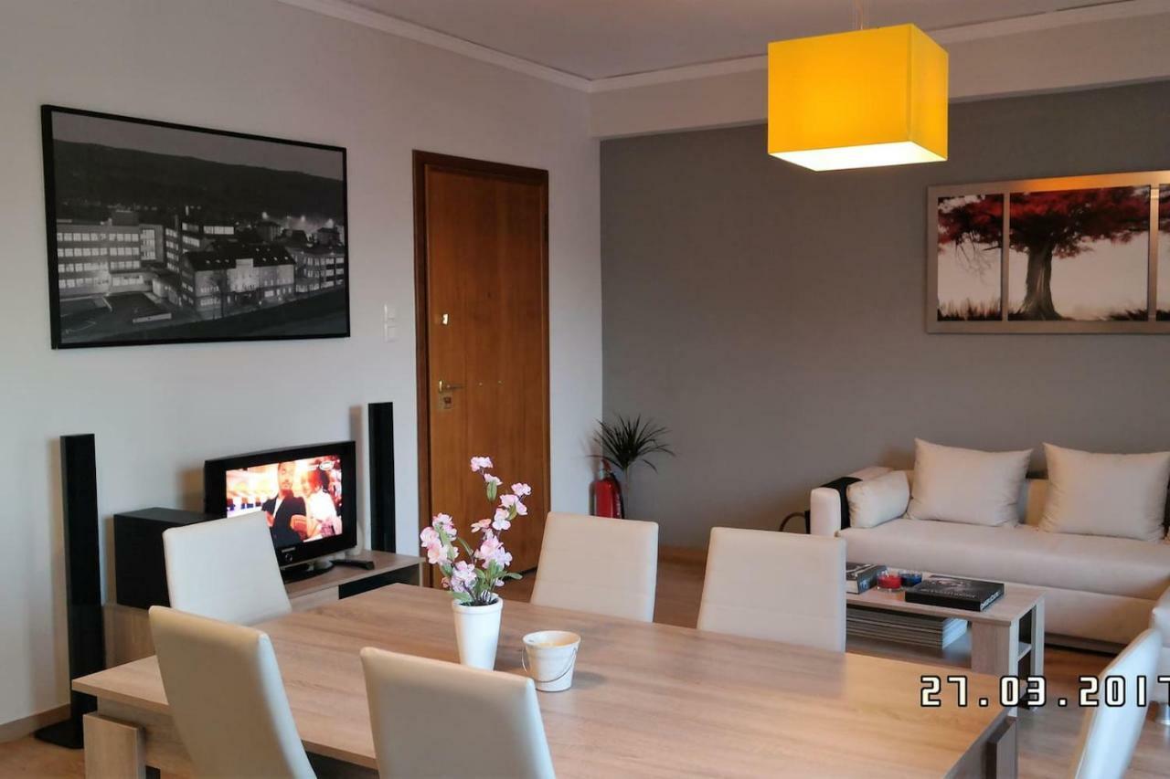 Comfy Apartment With Acropolis View เอเธนส์ ภายนอก รูปภาพ